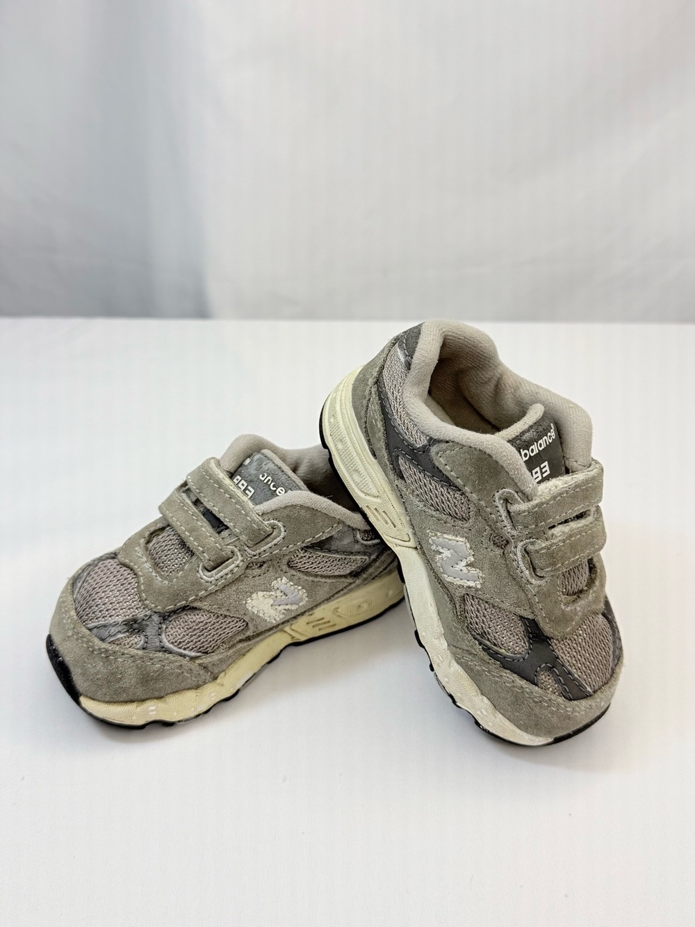New Balance 993 Kids(Toddler) Size 4 Gray w/ Hook & Loop Close Athletic Sneakers